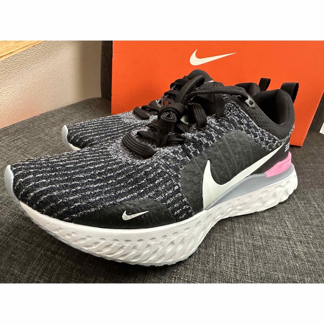 NIKE(ナイキ)の☆新品未使用☆ナイキ(NIKE)リアクトインフィニティランFK3 スポーツ/アウトドアのランニング(シューズ)の商品写真