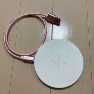 イケア(IKEA)の【値下げ中】IKEA ワイヤレス充電器(バッテリー/充電器)