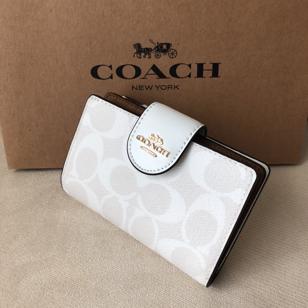 財布COACH二つ折り財布C0082 新品未使用　チョーク×グレイシャーホワイト