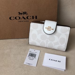 コーチ(COACH)の新品 COACH コーチ 二つ折り財布 チョーク グレイシャーホワイト(財布)