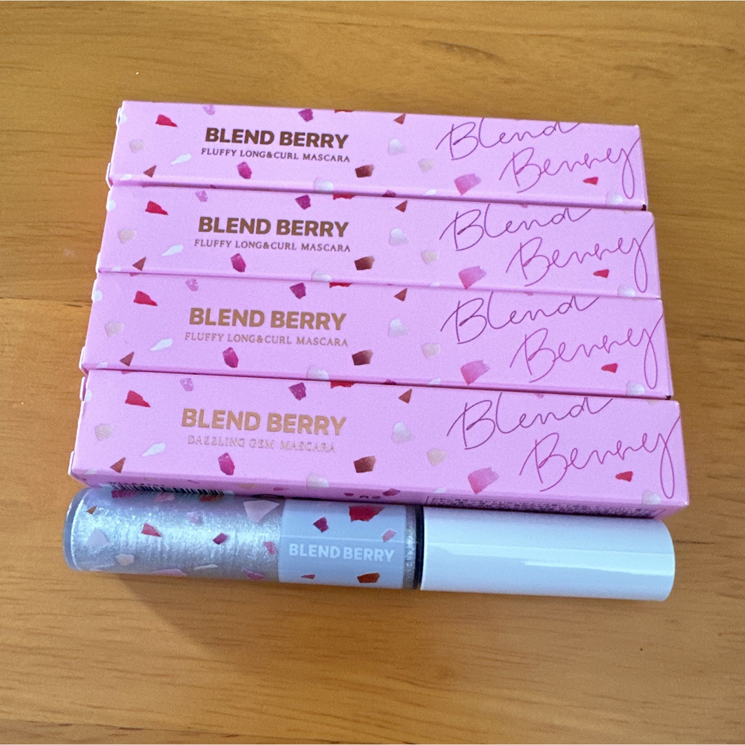 BLEND BERRY ブレンドベリーの限定マスカラ4色セット コスメ/美容のベースメイク/化粧品(マスカラ)の商品写真