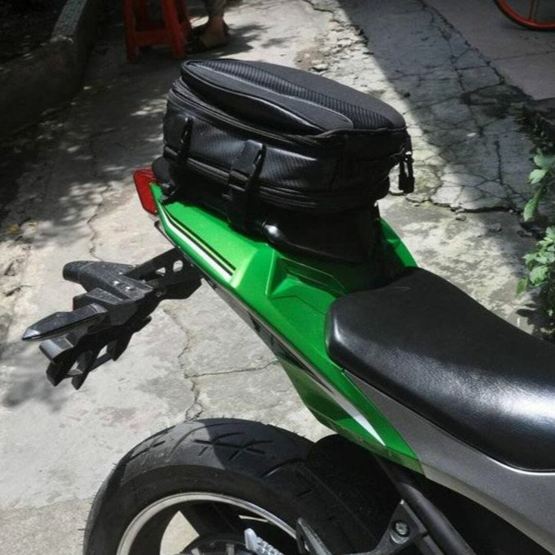 バイク用 シートバッグ リアバッグ  拡張機能あり ベルト2本 自動車/バイクのバイク(装備/装具)の商品写真