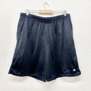 チャンピオン(Champion)のUS古着 チャンピオン champion メッシュ ジャージ ショートパンツ ひざ下 ワンポイント ワンポイントロゴ ワッペン サイズ：W35～44程度 ビッグサイズ ブラック 【中古】(スラックス/スーツパンツ)