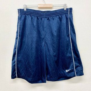 ナイキ(NIKE)のUS古着 ナイキ バスケットボール NIKE BASKETBALL ジャージ ショートパンツ ひざ下 ワンポイント スウッシュロゴ 刺繍 サイズ：W34～44程度 ビッグサイズ ネイビー 【中古】(スラックス/スーツパンツ)