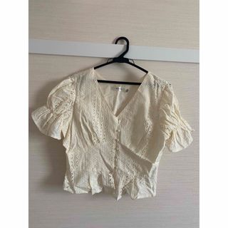 マウジー(moussy)のmoussy COTTON EYELET トップス　ブラウス(シャツ/ブラウス(半袖/袖なし))