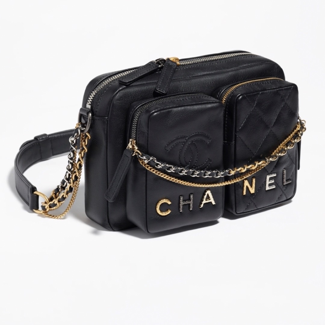 CHANEL - CHANEL ♡ スモール カメラケース カメラバッグ 白の CHANEL - CHANEL ♡ スモール カメラケース カメラバッグ 白の