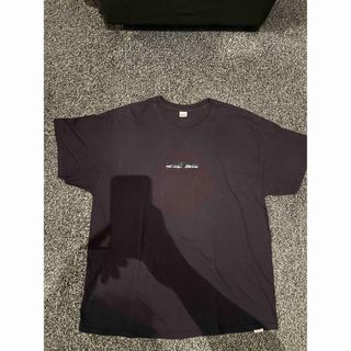 アンディフィーテッド(UNDEFEATED)のUNDEFEATED アンディフィーテッド　Tシャツ　XL(Tシャツ/カットソー(半袖/袖なし))