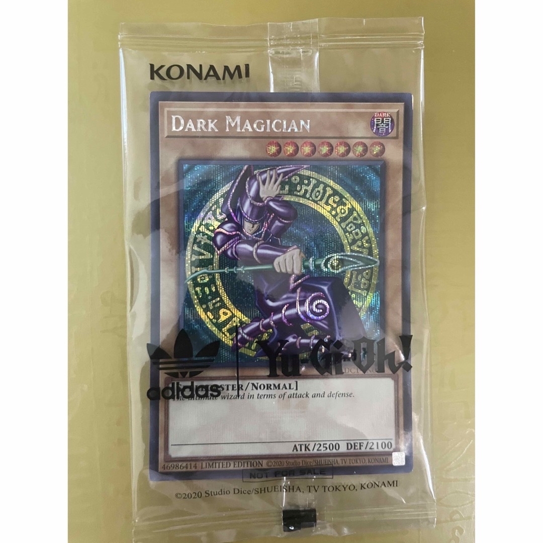 遊戯王(ユウギオウ)のDark Magician(ダークマジシャン) カード　adidasコラボ エンタメ/ホビーのトレーディングカード(シングルカード)の商品写真