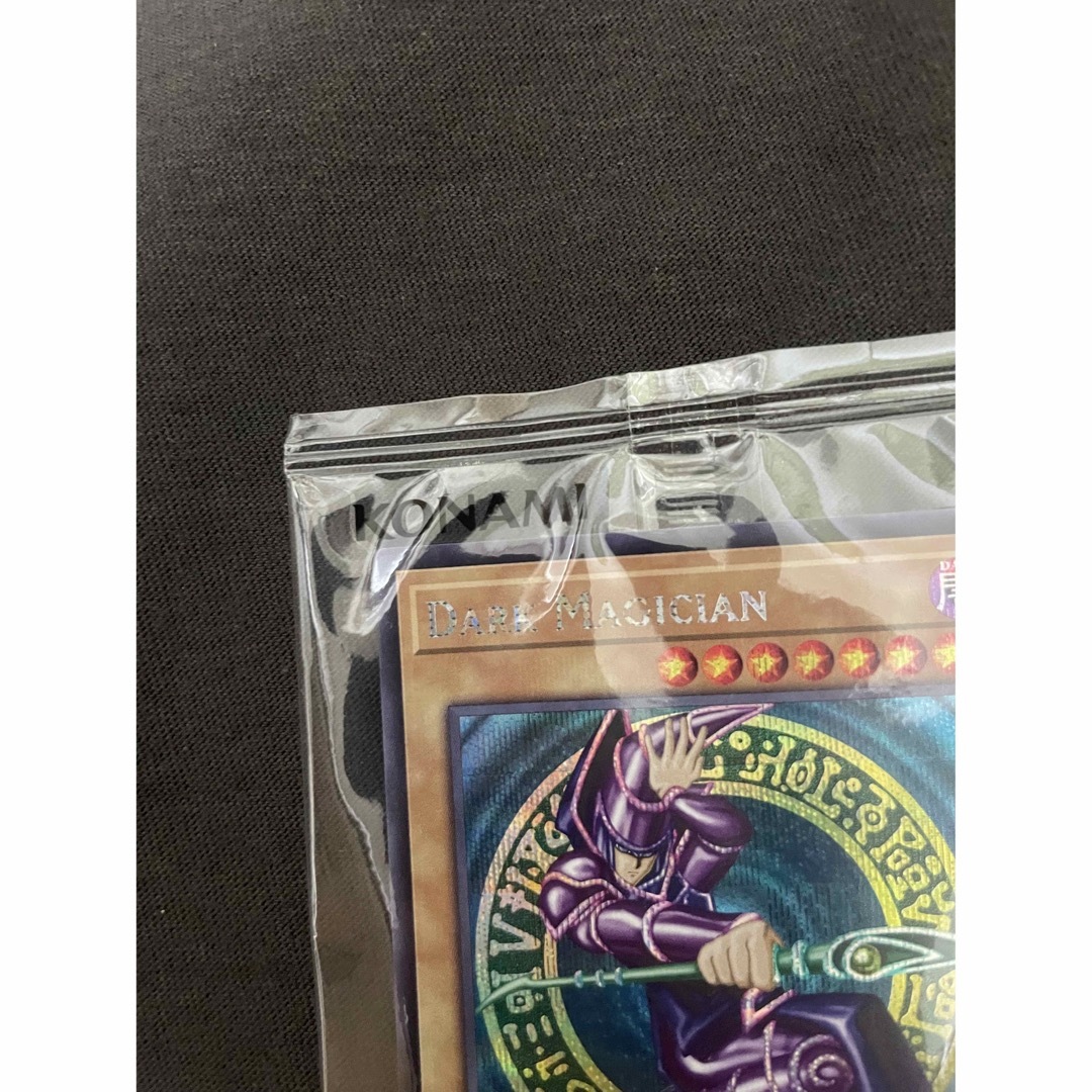 遊戯王(ユウギオウ)のDark Magician(ダークマジシャン) カード　adidasコラボ エンタメ/ホビーのトレーディングカード(シングルカード)の商品写真