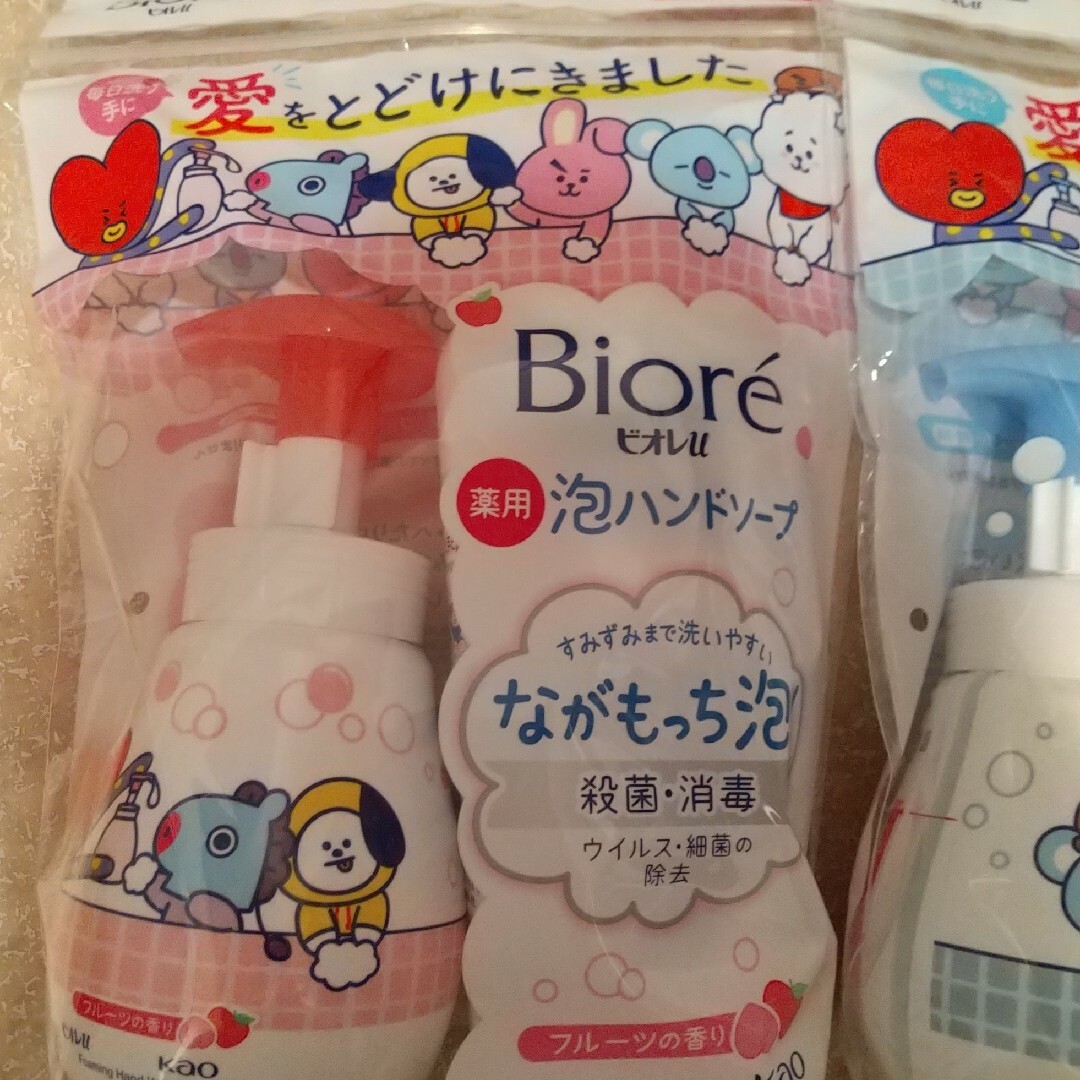 Biore(ビオレ)の数量限定品 BT21ビオレu泡ハンドソープ2種 インテリア/住まい/日用品の日用品/生活雑貨/旅行(その他)の商品写真