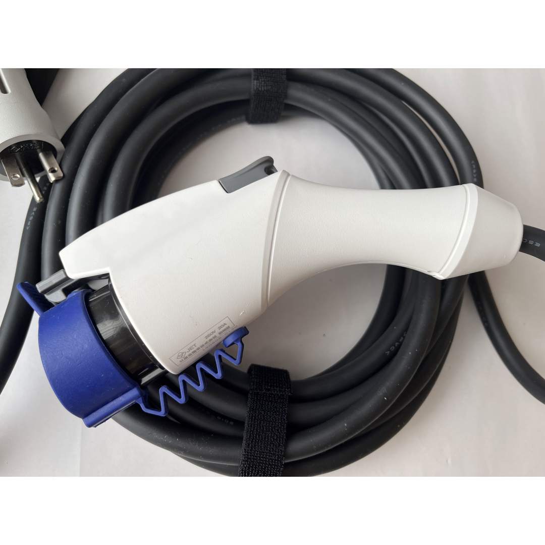 □未使用□日産純正 リーフ 充電ケーブル 6WX0A□送料無料□｜パーツ
