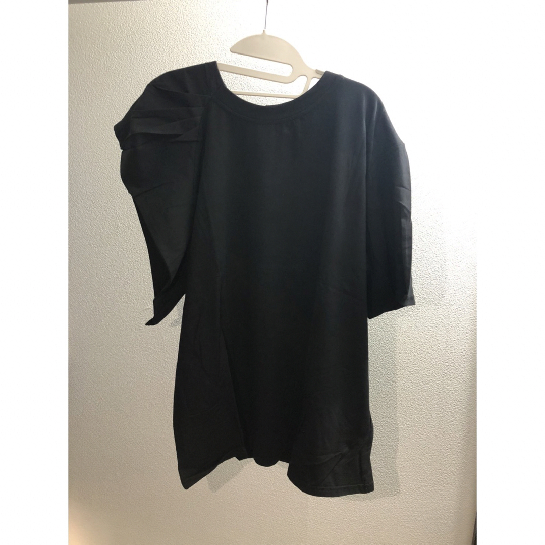 フリルスリーブ ブラウス 黒 デザインTシャツ レディースのトップス(Tシャツ(半袖/袖なし))の商品写真