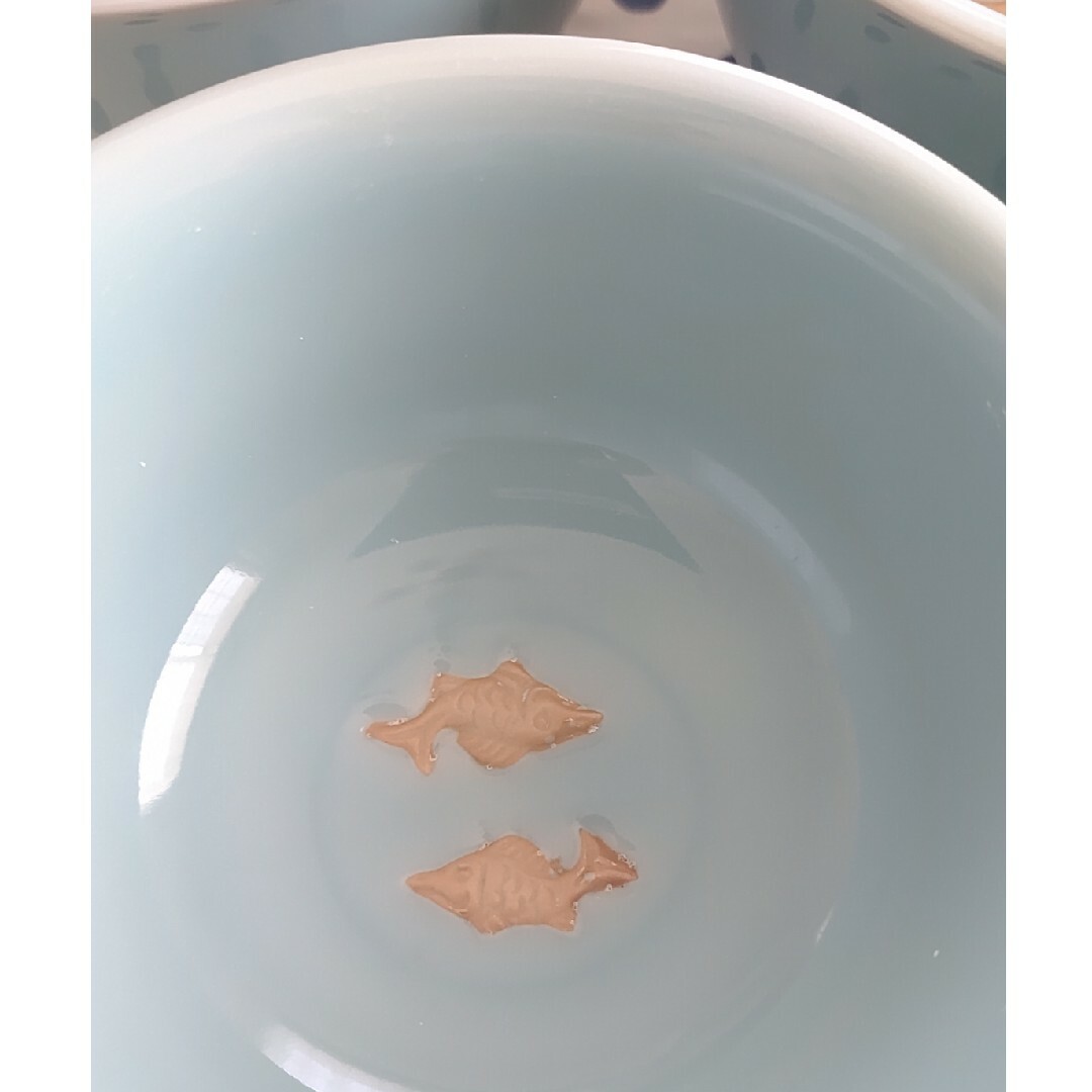 たち吉(タチキチ)の魚 湯呑み ５個セット ブルー インテリア/住まい/日用品のキッチン/食器(グラス/カップ)の商品写真