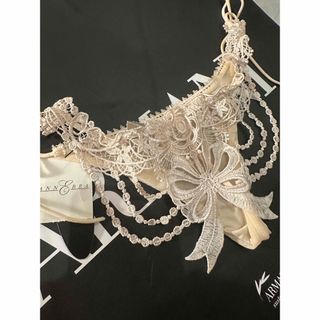 【海外　希少デザイン annebra 】ラグジュアリー　ショーツ　アンブラ(ショーツ)