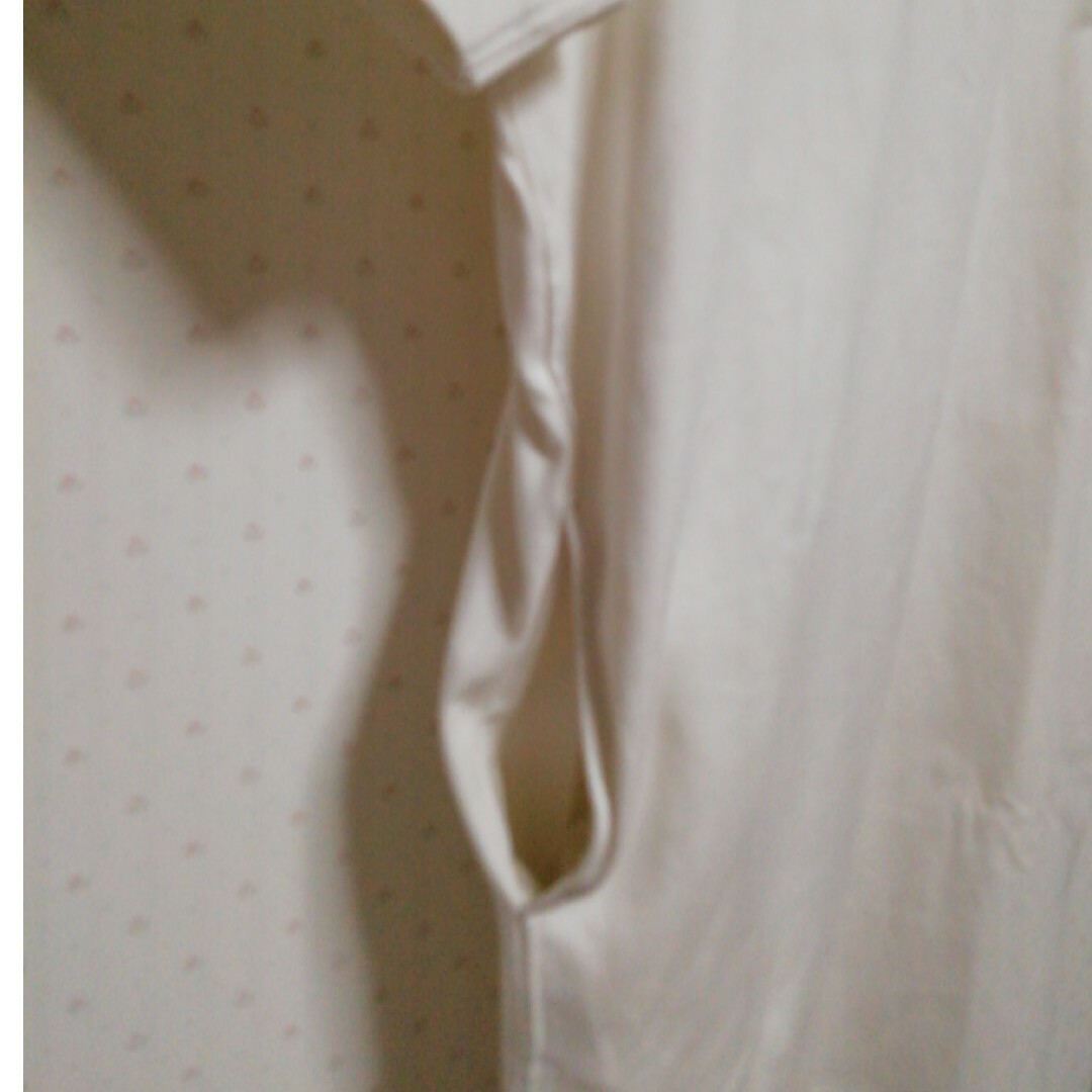 140ﾕﾆｸﾛ　ｵﾌﾎﾜｲﾄ　Tﾜﾝﾋﾟｰｽ キッズ/ベビー/マタニティのキッズ服女の子用(90cm~)(ワンピース)の商品写真