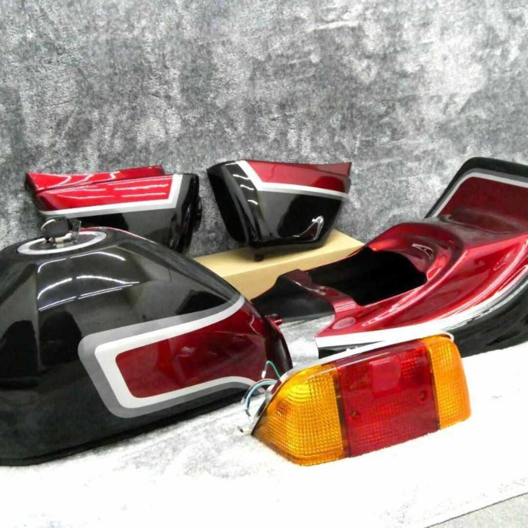 エイプ５０　外装　黒赤２型　スモークテールランプ/塗装済 セットCBX400F