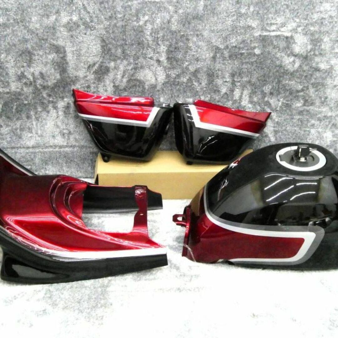 エイプ５０　外装　黒赤２型　ＳＴＤテールランプ/塗装済 セットCBX400F