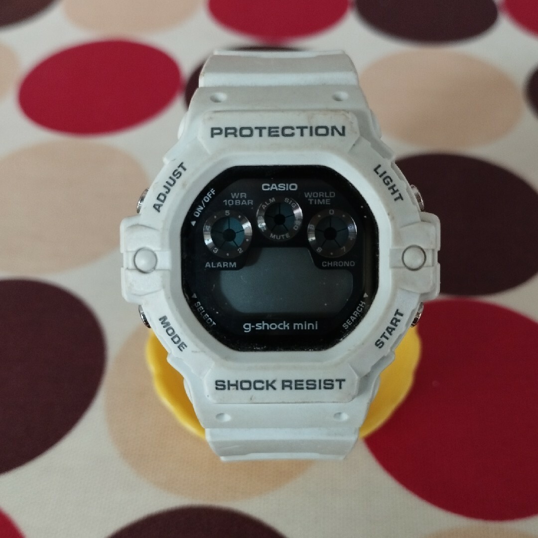 G-SHOCK(ジーショック)のGｰSHOCK mini GMN-590 メンズの時計(腕時計(デジタル))の商品写真