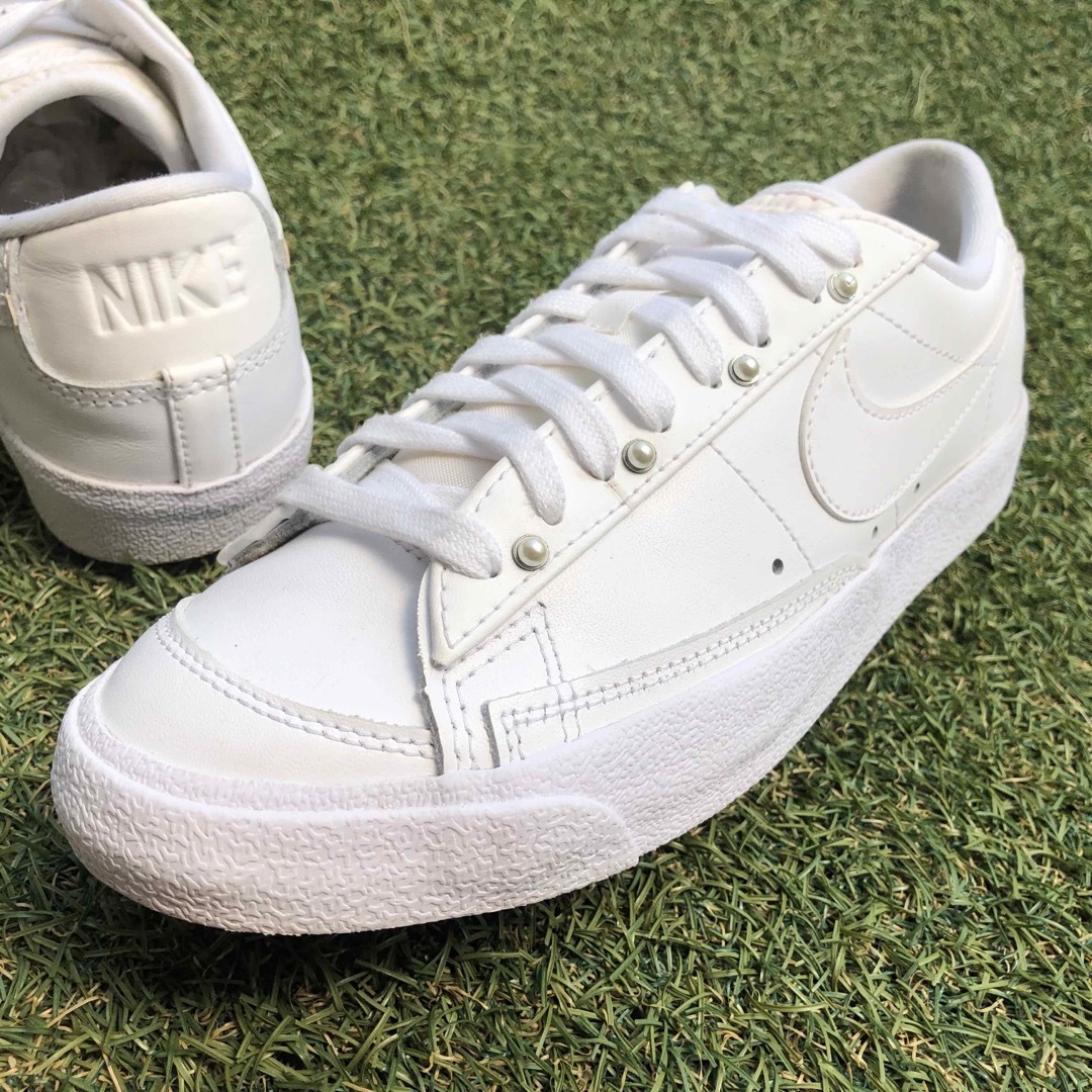 NIKE(ナイキ)の美品25.5 NIKE ナイキ ブレザーロー '77 HW173 レディースの靴/シューズ(スニーカー)の商品写真