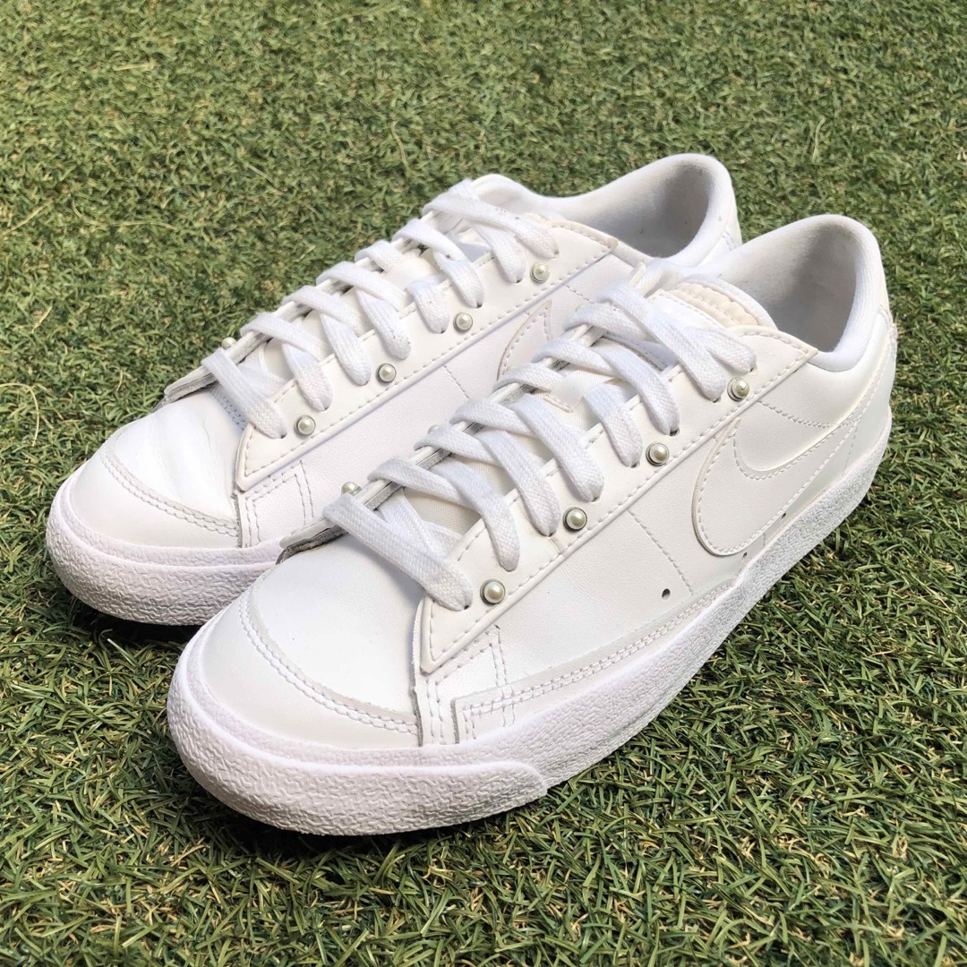 NIKE(ナイキ)の美品25.5 NIKE ナイキ ブレザーロー '77 HW173 レディースの靴/シューズ(スニーカー)の商品写真