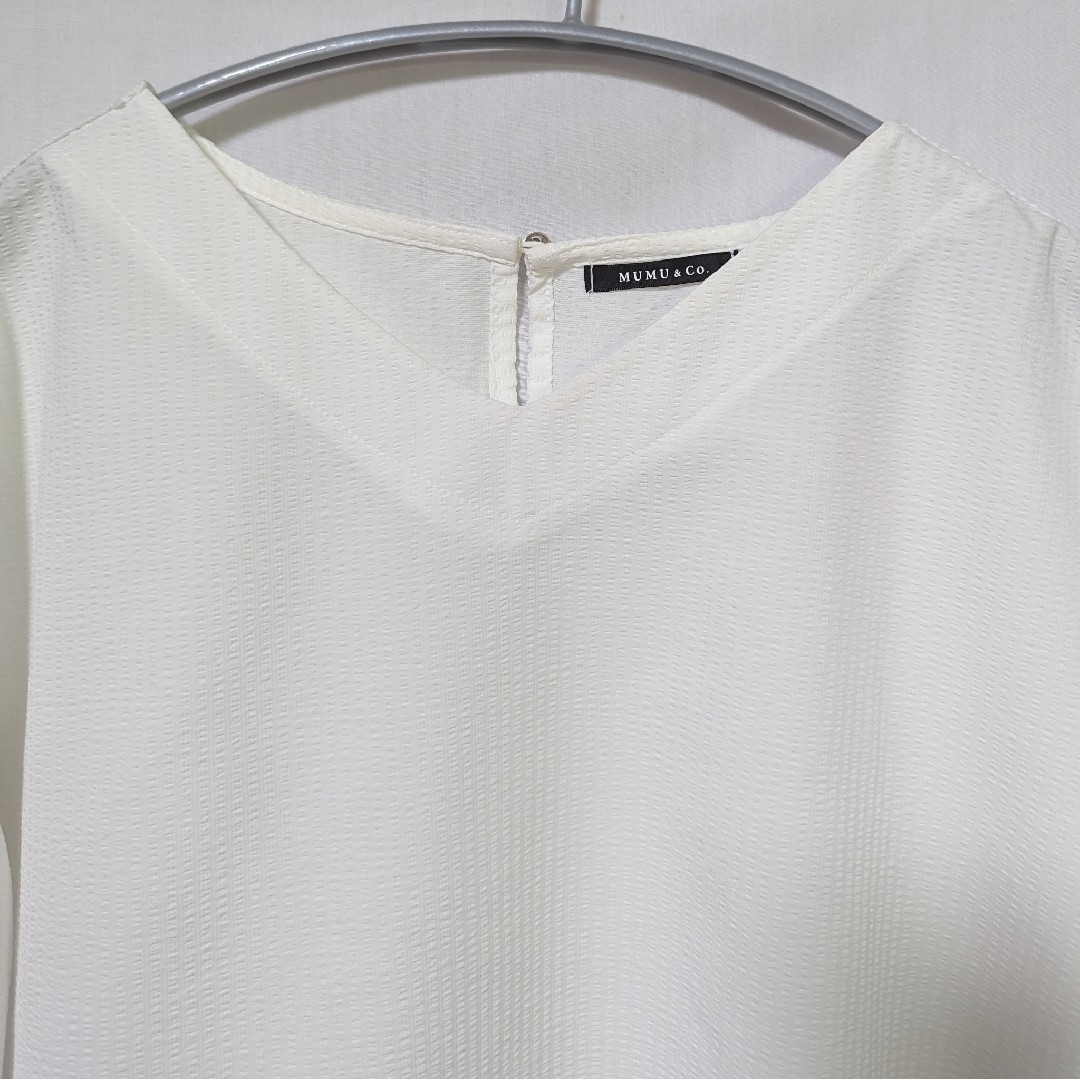 しまむら(シマムラ)の新品 未使用 しまむら MUMU 肩レース フリル袖シャツ 半袖 LL 白 レディースのトップス(カットソー(半袖/袖なし))の商品写真