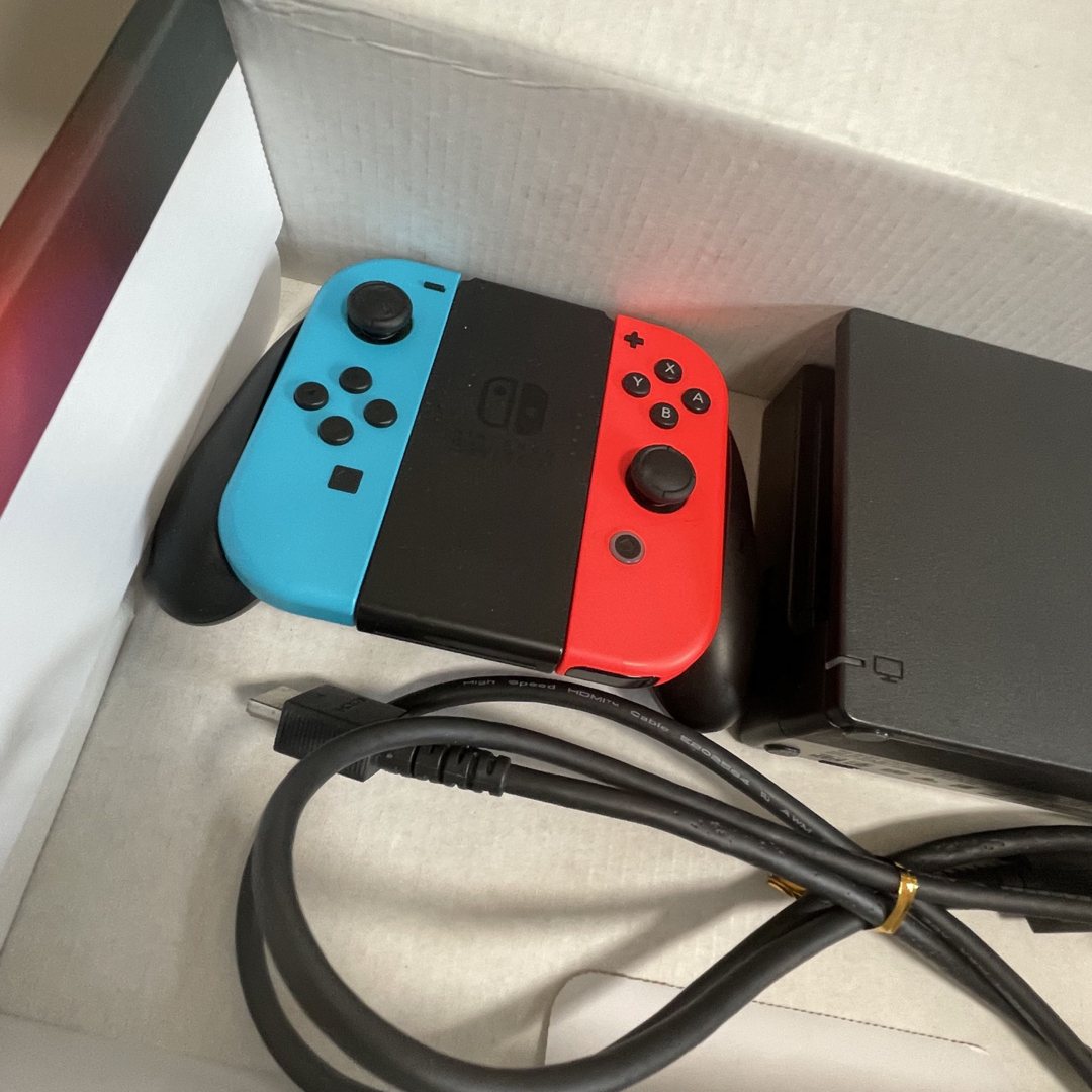 スイッチ　Switch  本体　箱付き　任天堂　夏休み　ゲーム機