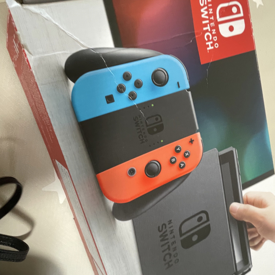 スイッチ　Switch  本体　箱付き　任天堂　夏休み　ゲーム機