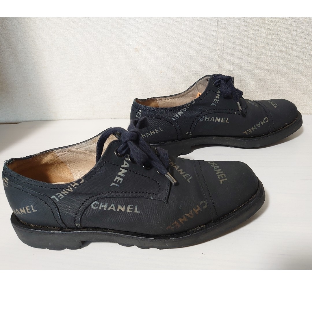 CHANEL(シャネル)のシャネル　ロゴ　編み上げ　レースアップ　ローファー　スニーカー　37ハーフ レディースの靴/シューズ(ローファー/革靴)の商品写真