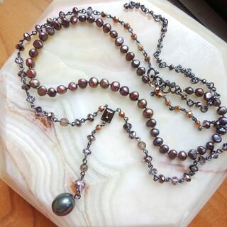 ヴァンドームアオヤマ(Vendome Aoyama)のヴァンドームブティックブラウン淡水真珠とビーズの2連ネックレス(ネックレス)
