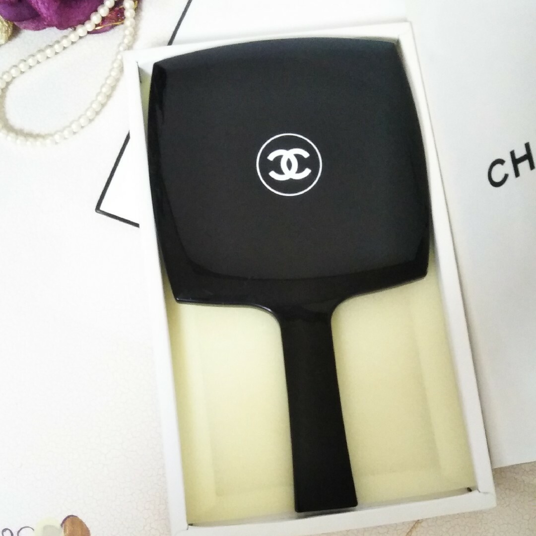 CHANEL(シャネル)の【CHANEL】未使用シャネル   ノベルティ  鏡ミラー レディースのファッション小物(ミラー)の商品写真