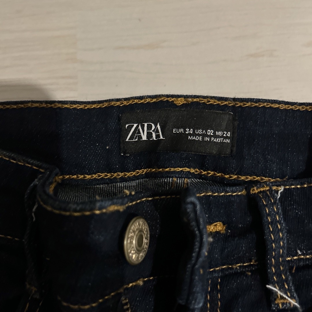 ZARA(ザラ)のスキニー　ダメージジーンズ　ZARA まとめ売り レディースのパンツ(デニム/ジーンズ)の商品写真