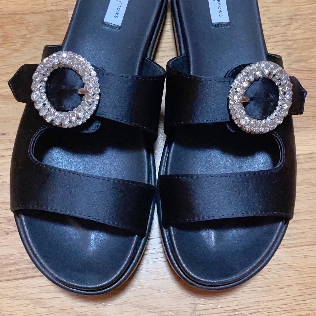 UNITED ARROWS(ユナイテッドアローズ)のUNITED ARROWS サテンビジューミュール2 レディースの靴/シューズ(サンダル)の商品写真