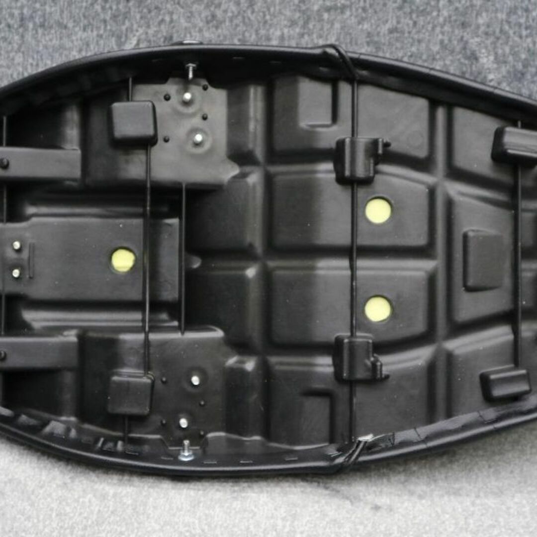 ゼファー400 前期 黒皮 タックロール シート/初期 2型 C1~C4