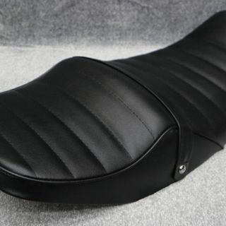 ゼファー400 前期 黒皮 タックロール シート/初期 2型 C1~C4の通販