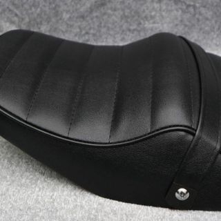 ゼファー400 前期 黒皮 タックロール シート/初期 2型 C1~C4の通販