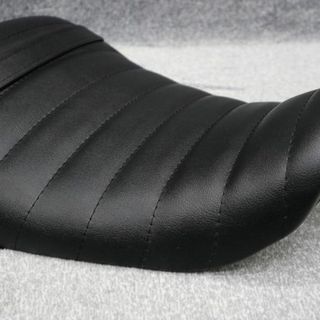 ゼファー400 前期 黒皮 タックロール シート/初期 2型 C1~C4の通販