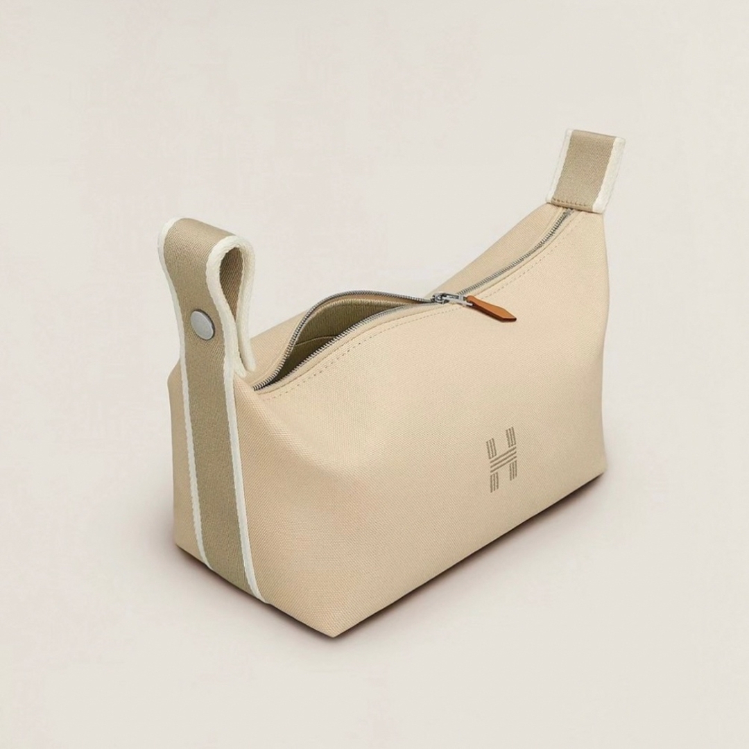 【新品・未使用品】エルメス ブリッド・ア・ブラック バス用ポーチ PM 白 【新品・未使用品】エルメス ブリッド・ア・ブラック バス用ポーチ PM 白