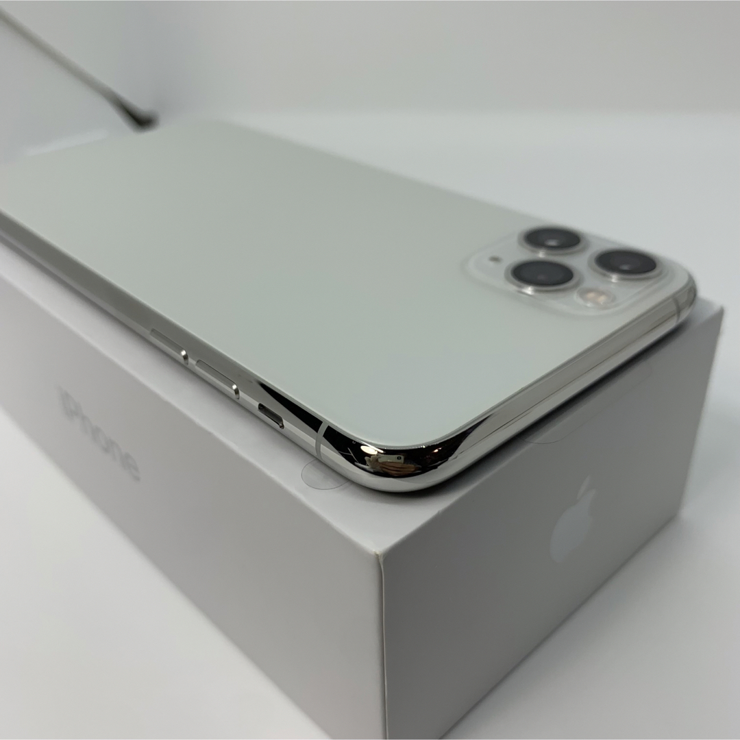 新品　iPhone 11 Pro Max シルバー 256 GB SIMフリー 4