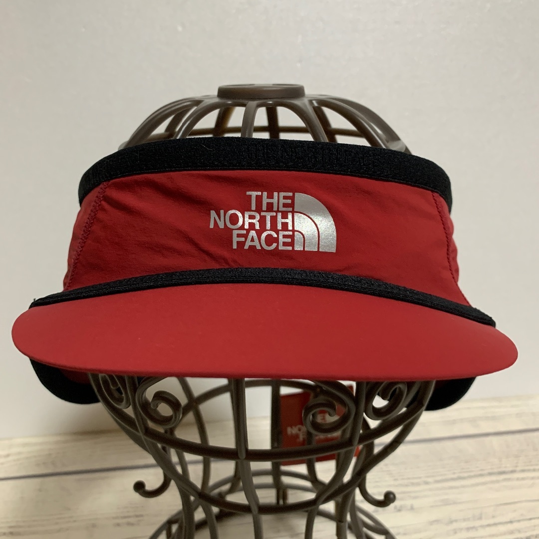 THE NORTH FACE(ザノースフェイス)のTNF - RED RUN EAR GEAR サンバイザーキャップ 新品未使用 メンズの帽子(サンバイザー)の商品写真