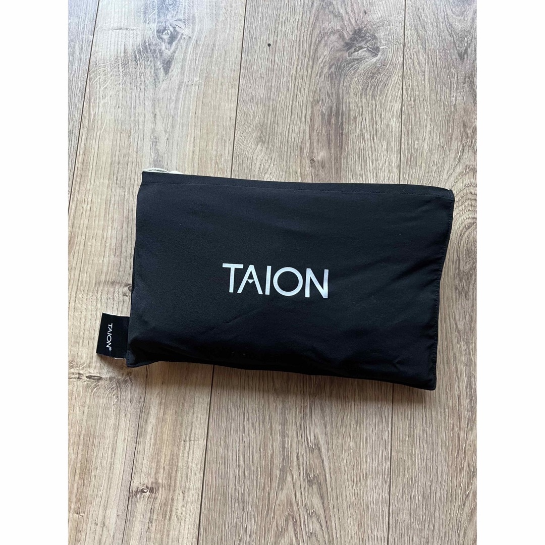 TAION(タイオン)のTAION Tシャツ　収納袋一体型　ポケットTシャツ ベージュ　Mサイズ メンズのトップス(Tシャツ/カットソー(半袖/袖なし))の商品写真