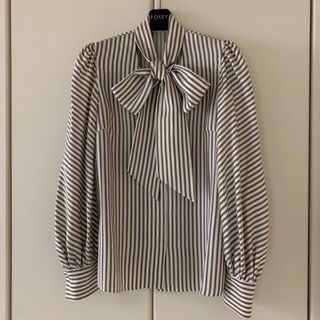 【クリーニング店仕上・春夏活躍の艶感シフォン】フォクシー　シルクシャツ　ブラウス