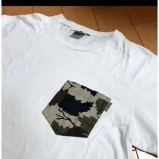 カーハート(carhartt)のカーハートホワイト✖︎ボタニカルポケT(Tシャツ/カットソー(半袖/袖なし))