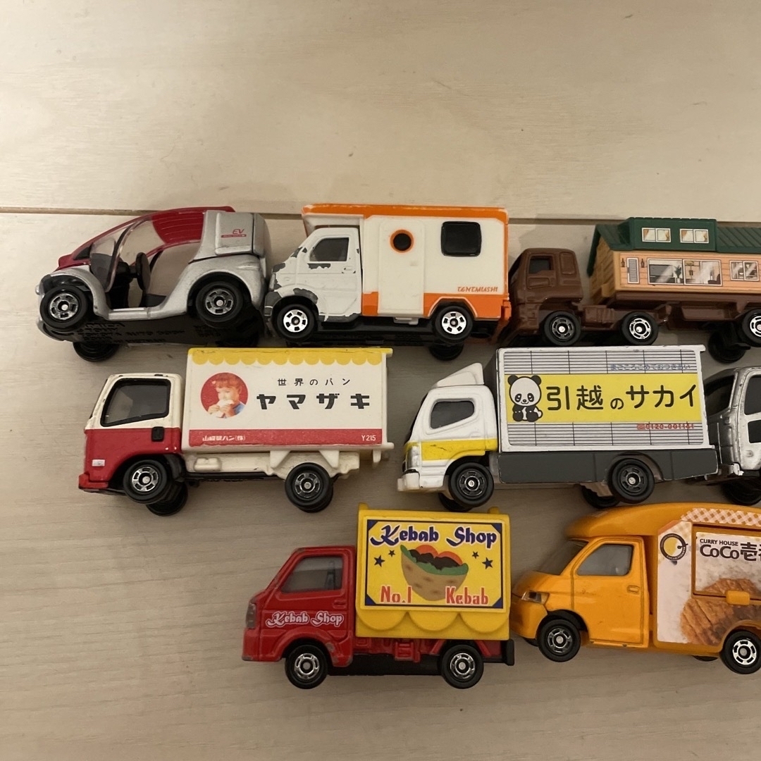 トミカシリーズ(トミカシリーズ)の廃盤品あり トミカ キッチンカー＆トラック＆配達車12台セットまとめ売り エンタメ/ホビーのおもちゃ/ぬいぐるみ(ミニカー)の商品写真