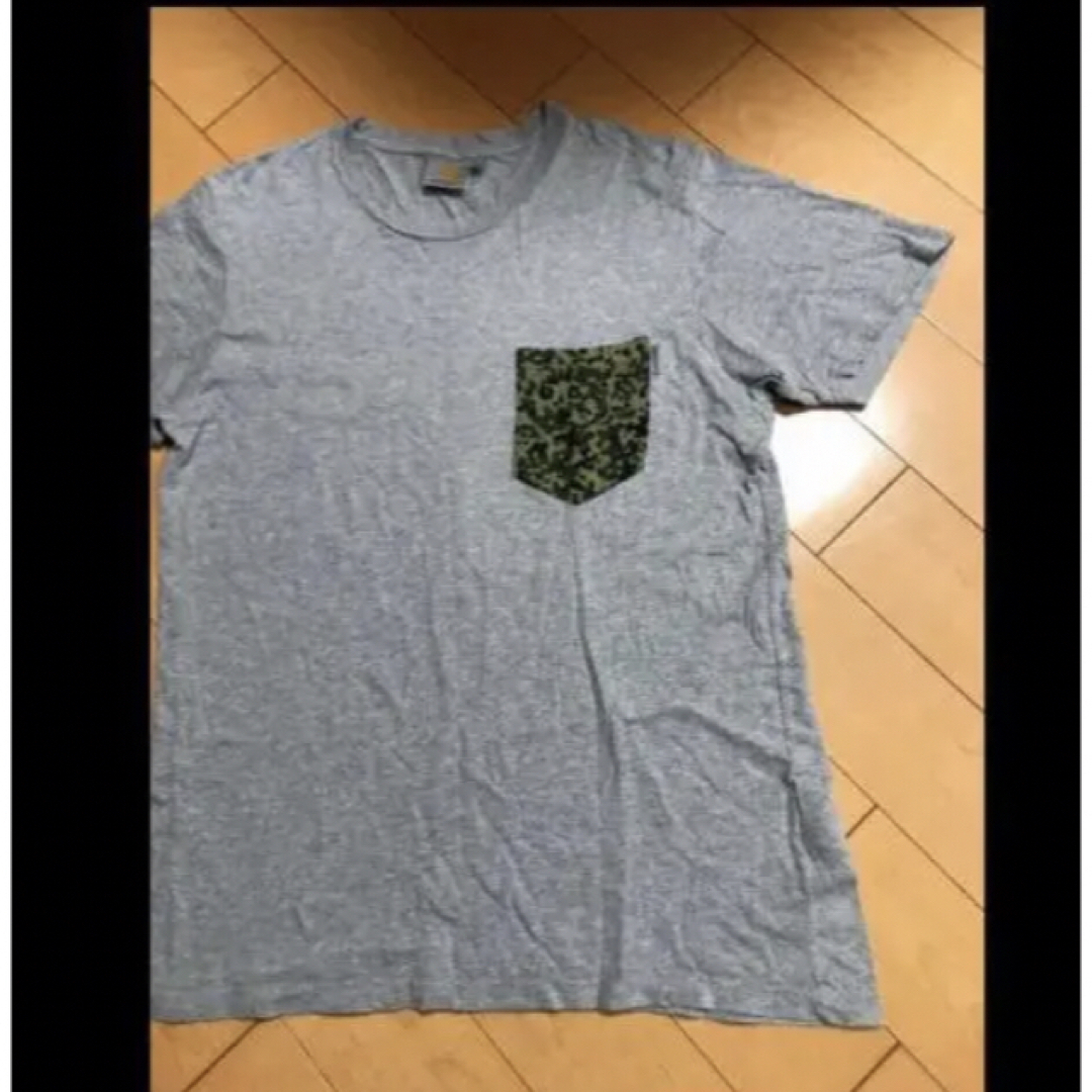 carhartt(カーハート)のカーハートグレー✖︎迷彩コットンポケT メンズのトップス(Tシャツ/カットソー(半袖/袖なし))の商品写真