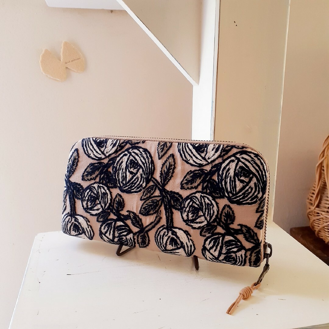 new❤︎一般販売】⚮̈ ミナペルホネン rosy◇布製長財布 - electrabd.com