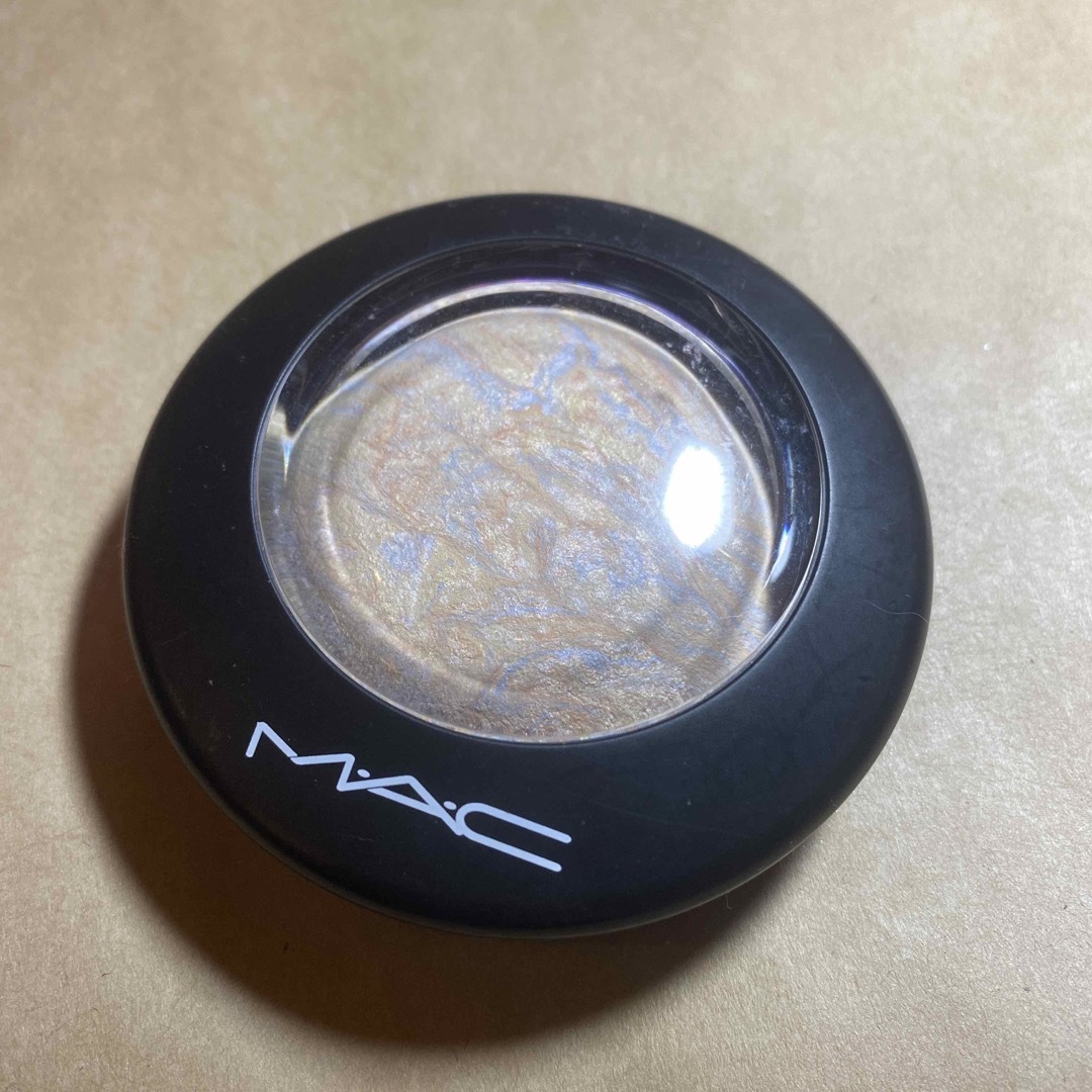 MAC(マック)のM・A・C ライトスカペード コスメ/美容のベースメイク/化粧品(フェイスパウダー)の商品写真