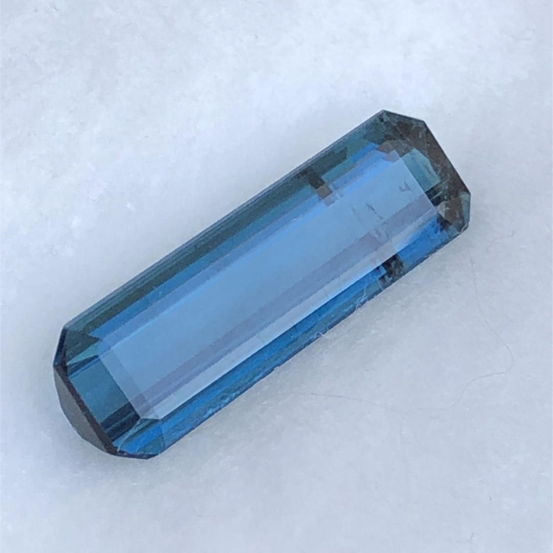 天然インディコライトトルマリン 3.31 ct、ルース ソーティング付き