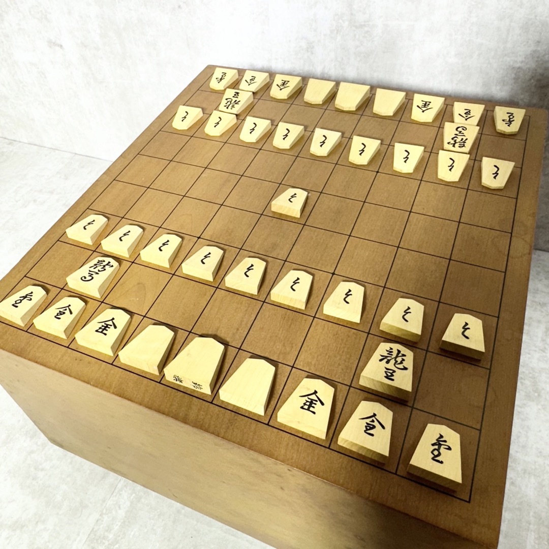 将棋セット　将棋盤　木製　脚付　へそあり　5.9寸　厚さ17.6㎝　天上作　駒台