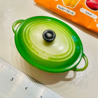 ルクルーゼ(LE CREUSET)のルクルーゼ キッチン マグネット 新品未使用(ノベルティグッズ)