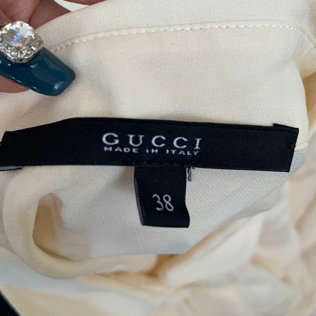 Gucci(グッチ)のグッチ　GUCCI レディース　シルクブラウス　シャツ　アシメントリー レディースのトップス(シャツ/ブラウス(長袖/七分))の商品写真